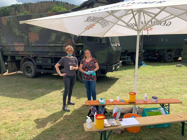 Das Team der Hausarztpraxis Friesdorf beim Kriseneinsatz in Kirchsahr